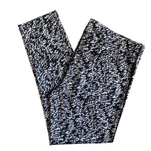 Nike Dri-Fit Pronto Essential Running Crop Leggings (Black & White) - Medium